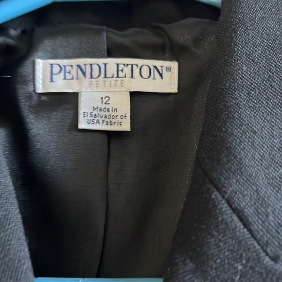 Like new, Pendleton black, virgin wool blazer. - Picture 7 of 10